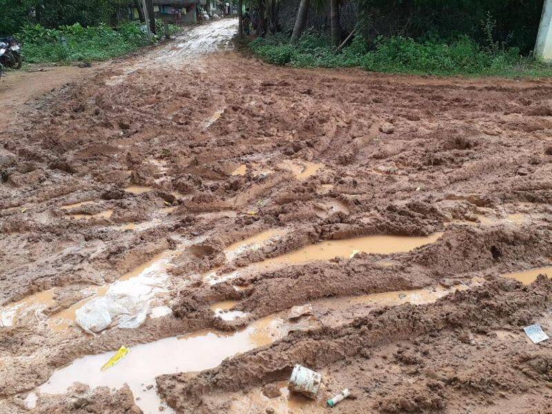 Dambala Villagers Faced Problmes for Worst Road in Gadag District