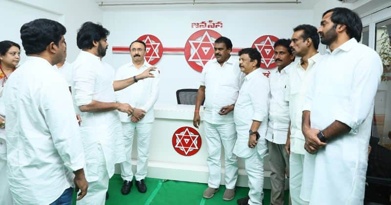 Jana sena president pawan kalyan plans to conduct rally on November 3 in vizag