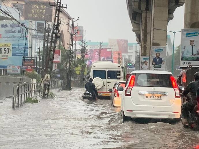 ধেয়ে আসছে ভয়াবহ ঘূর্ণিঝড়, জারি সতর্কতা