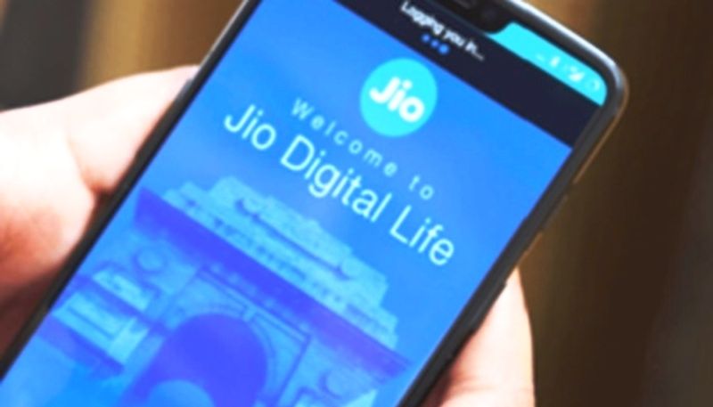 Reliance Jio launches new monthly recharge plans to customers