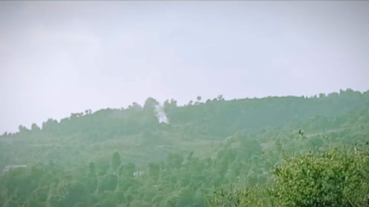 सीमा पर पाकिस्तान ने फिर की गोलाबारी, भारतीय सेना ने उड़ाए बंकर और मार गिराए दो सैनिक