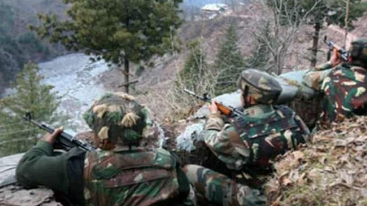 बेमर्श नापाक: कोरोना वायरस से लड़ रही है दुनिया, लेकिन सीजफायर का उल्लंघन कर रहा है पाकिस्तान