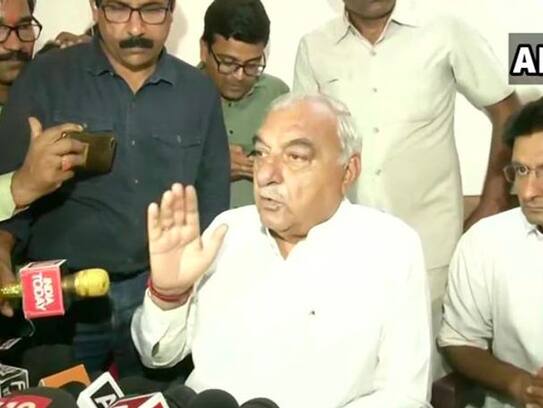 Learn why Hooda was angry at the swearing in ceremony and why Chautala was angry