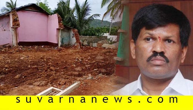 Hosadurga BJP MLA Goolihatti Shekar House Collapsed Due To Heavy Rain