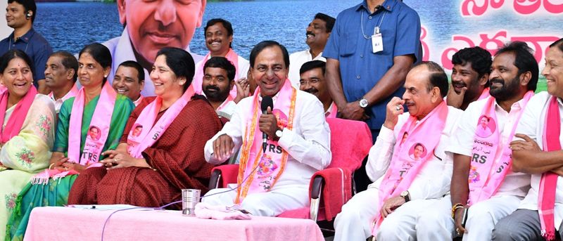 KCR eyes Madhya Pradesh model, which shut RTC, gave staff VRS