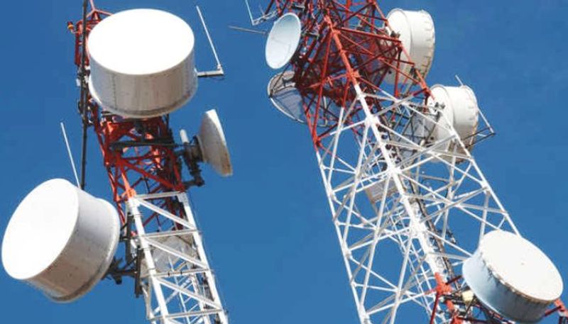 big shock :Huge setback for telecomm providers as Supreme Court asks them to pay Rs 92,000 cr to govt