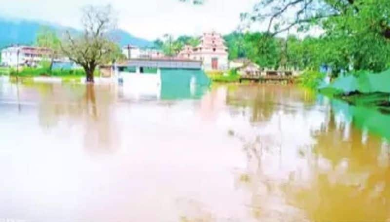 heavy rain lashes in madikeri