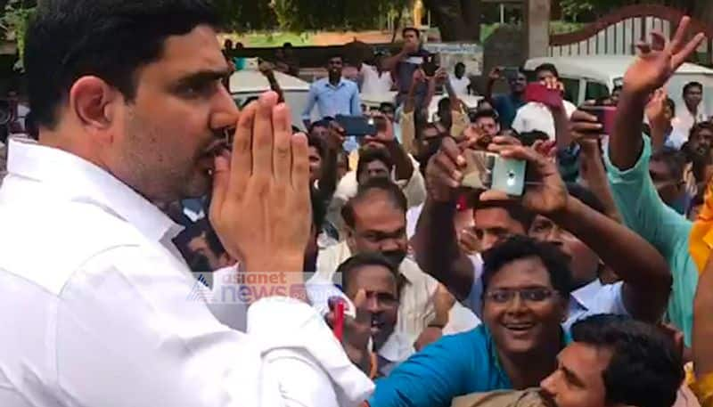 nara lokesh meets amaravati farmers at velagapudi