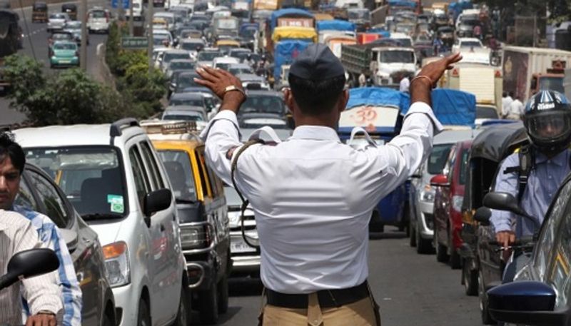 Police request court to issue arrest warrant for those who not paid traffic fines