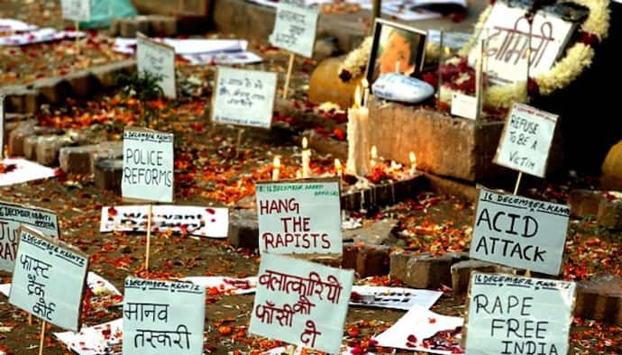 নির্ভয়া কাণ্ডে অগ্রগতি, ধর্ষকদের সময় দেওয়া হল সাতদিন, আইনজীবীরা বলছেন লড়াই এখনও বাকি