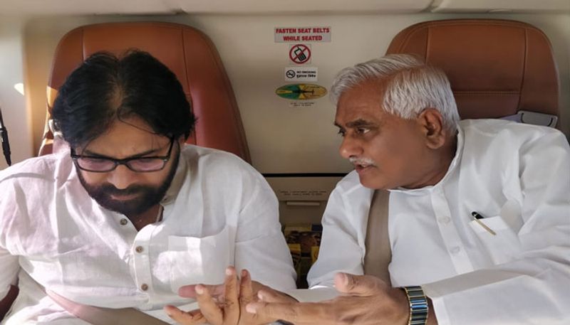 Janasena Chief Pawan Kalyan Visits Rukmini Devi Temple in karnataka state