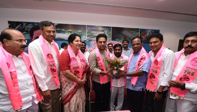 minister satyavathi rathod speech in trs activists meeting at telangana bhavan