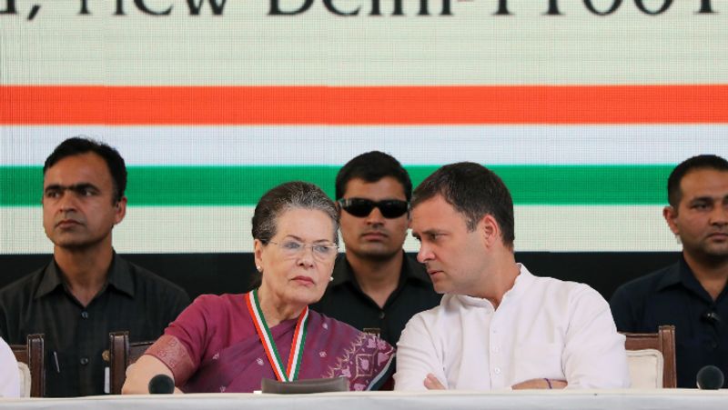 Crpf took over sonia gandhi family security  after spg cover dropped