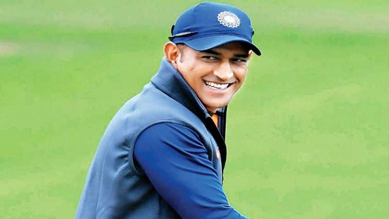 Former Captain MS Dhoni Will Wait To See Rishabh Pant  Sanju Samson Performance says VVS Laxman