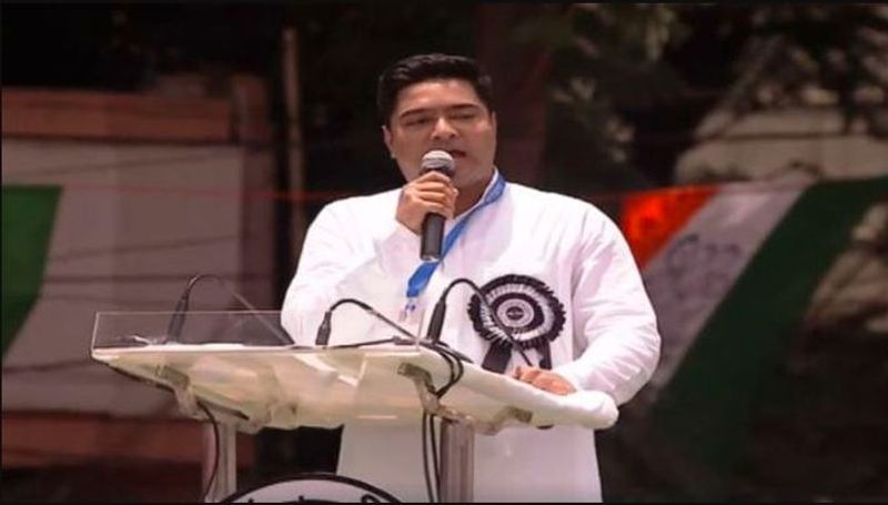 Abhishek Banerjee slams Suvendu Adhikari at a public meeting-dbr