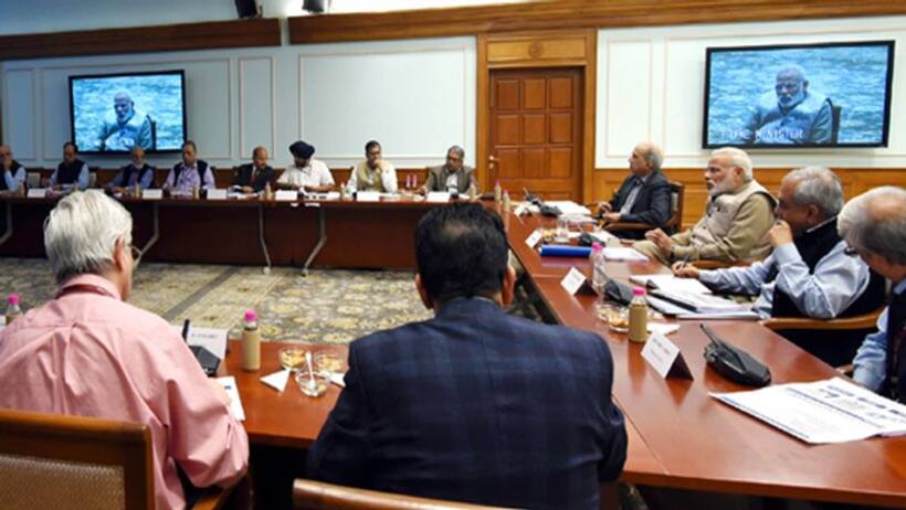 दिल्ली की हवा में जहर: पंजाब हरियाणा में पराली जलाया जाना जारी, PM मोदी ने लिया हालात का जायजा
