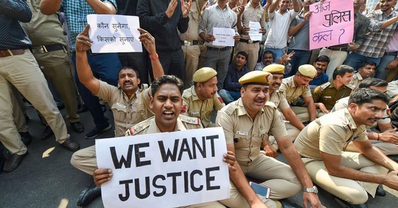 Angry Delhi cops lay siege to police headquarters to protest lawyer attacks