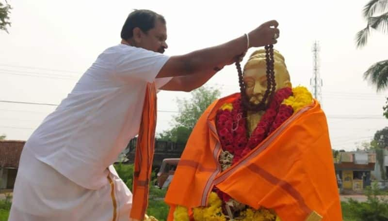 hindu makkal leader arrested for abusing thiruvalluvar statue