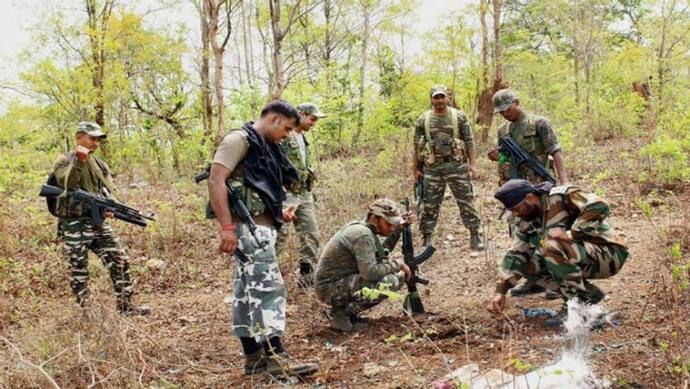 छत्तीसगढ़: नक्सलियों और सेना के बीच मुठभेड़, एक जवान शहीद