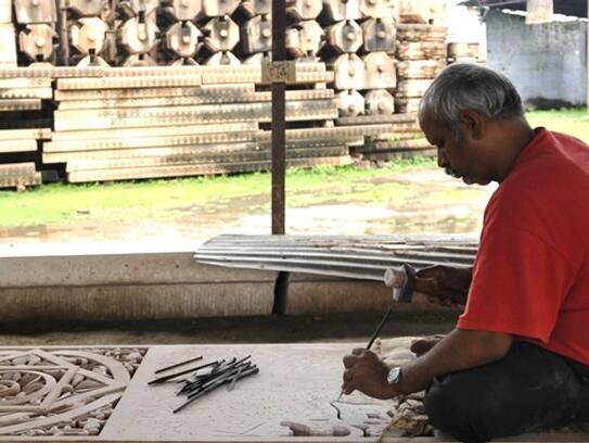 Learn why VHP stopped the work of carving stone in Ayodhya