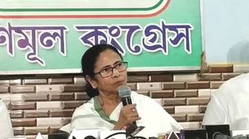 Mamata Banerjee learns her lessons, accepts there are some extremists among minorities