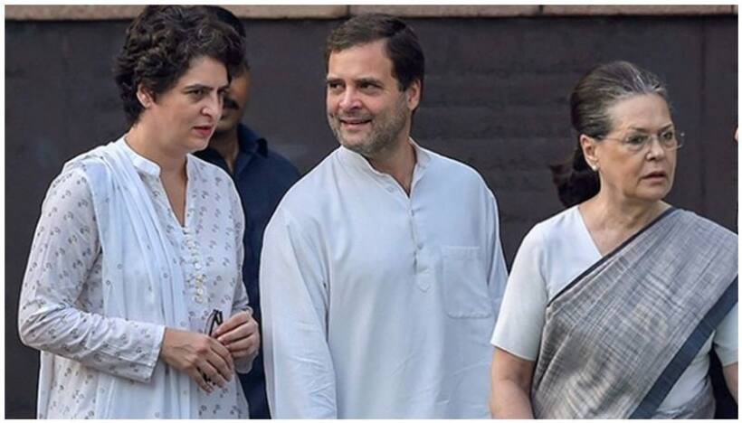 दिल्ली में मां तो यूपी में बेटी के खिलाफ बागी हुए कांग्रेसी, कहा परिवार मोह से ऊपर उठकर करें काम सोनिया