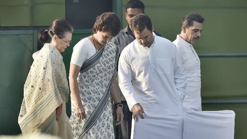 बंगला बचाने के लिए कांग्रेस प्रियंका को भेजेगी राज्यसभा!
