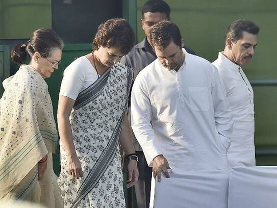 Delhi Assembly Elections: Priyanka has more demand than Rahul, but till now Gandhi family is away from campaigning