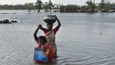 'बुलबुल' से बंगाल  में 10 की मौत, 2.7 लाख परिवार प्रभावित, 1.78 लाख लोग राहत शिविरों में