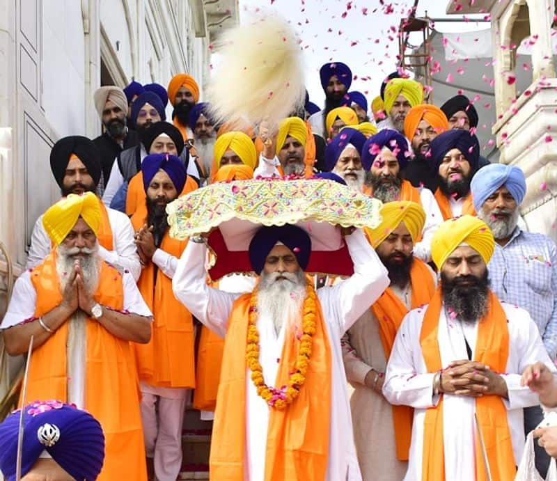 How Is Guru Nanak Jayanti Or Guru Purab Celebrated