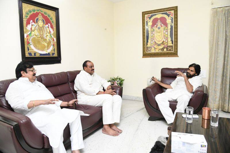 janasena chief pawan kalyan to support tdp chief chandrababu sand deeksha