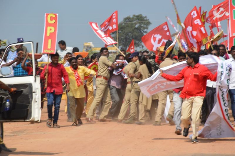 sand shortage in ap...  cpi, cpm parties protest at kurnool