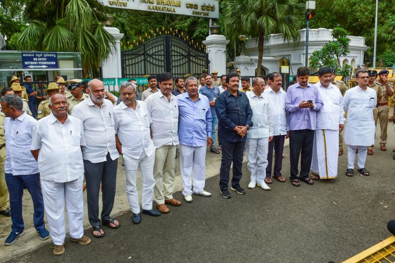 No Election For  Prathap Gowda Muniratna Constituencies