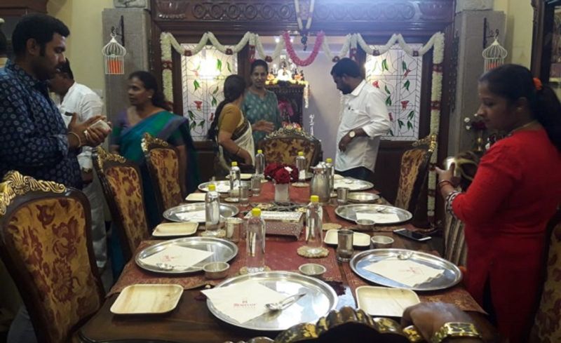 cm bs yediyurappa have lunch in Sogadu Shivannas home