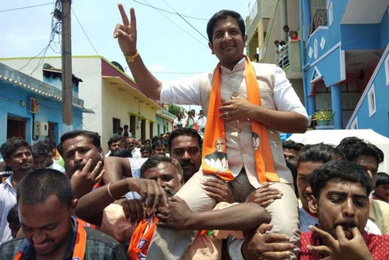 Hoskote Independent Candidate Sharath Bachegowda declares assets worth Rs 1 Crore