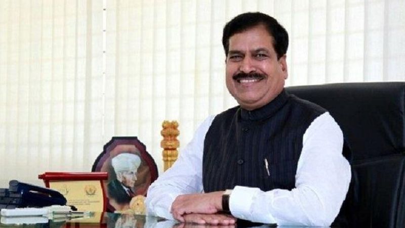 State Minister of Railways suresh angadi tests positive for Coronavirus