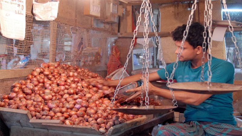 Onion tears for Karnataka as retail price hits Rs 100 a KG