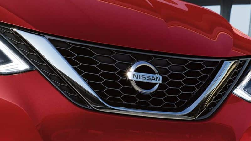 Nissan incurs a $687 million loss when it sells its Russian division for one euro.