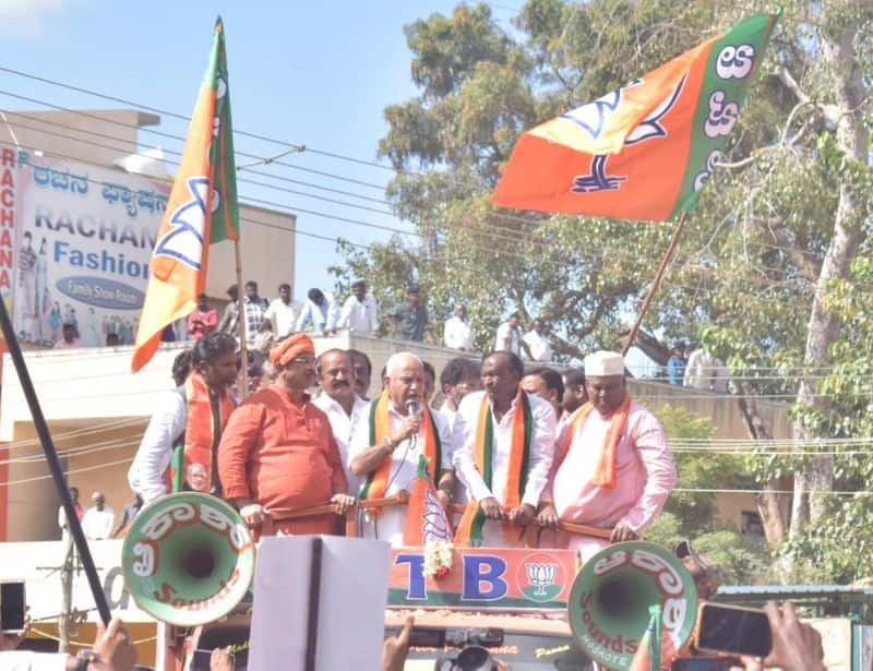 BJP Congress JDS Candidates Files Nominations From Karnataka 15 constituencies By Poll