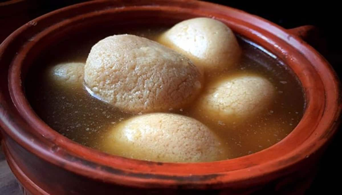 Bijoya Dashami 2024 Rosogolla to Mishti Doi10 Iconic Bengali Sweets