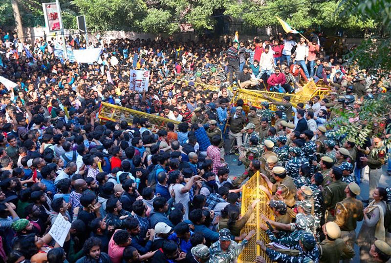 Protest held at Harapanahalli for District