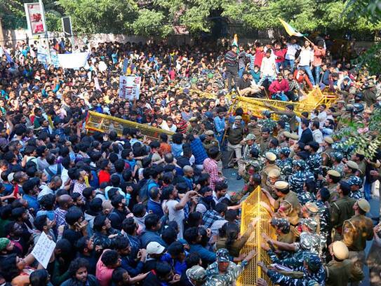 Shah reprimanded, JNU dispute likely to end