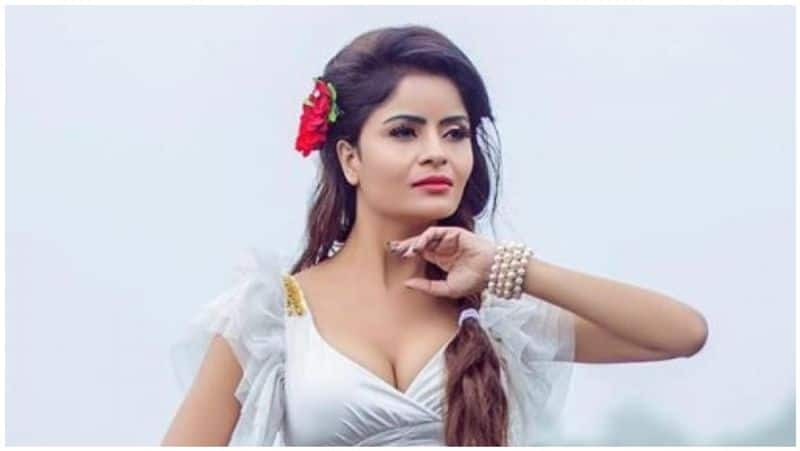 Actress Gehana Vasisth Suffers Cardiac Arrest; Extremely Critical