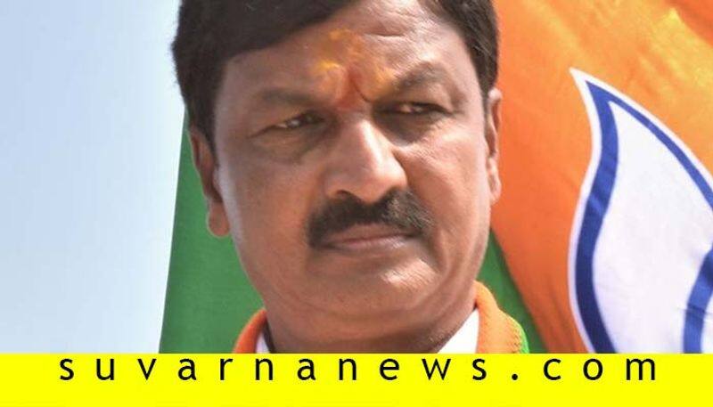 KARAVE Protest Against Gokak MLA Ramesh Jarkiholi in Gadag