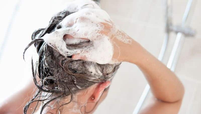 Is It safe to wash your hair daily? Discover the pros and cons NTI