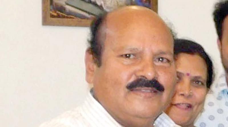 narayan gowda vijayendra are injured ox says kumaraswamy