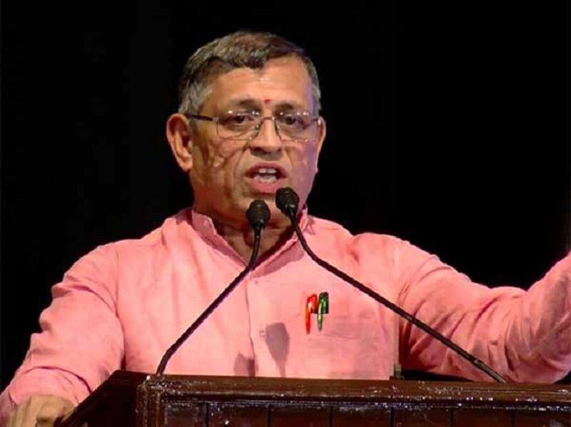 recalls order refusing to initiate contempt proceedings against Thuglak  Gurumurthy