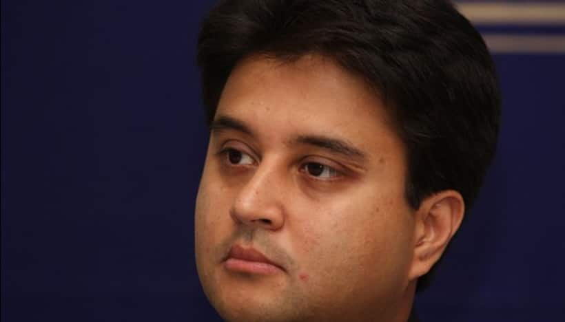 जानें क्यों एमपी में सिंधिया ने ट्विटर से हटाया कांग्रेस तो समर्थक मंत्री ने 'कैबिनेट मंत्री' का प्रोफाइल