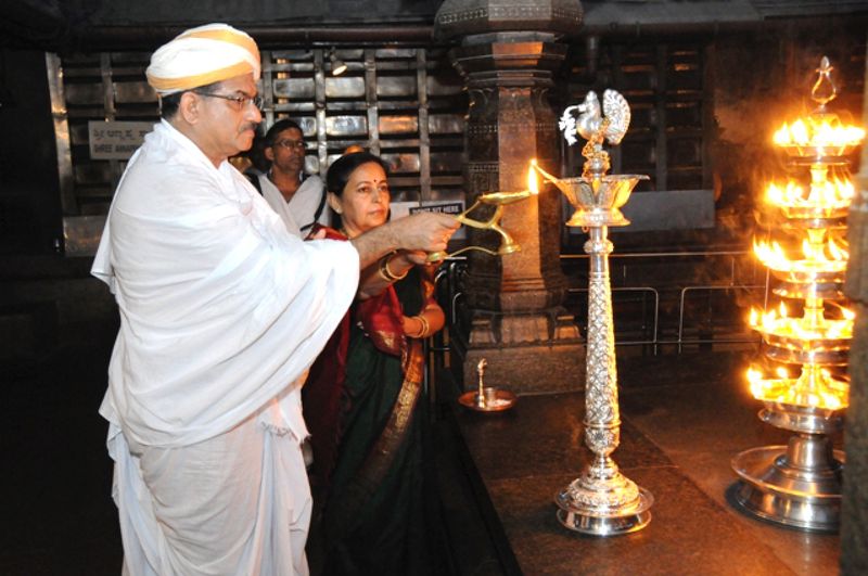 Veerendra Heggade suggest people to light lamp on April 5th