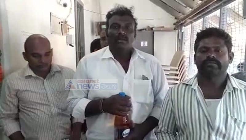 Man pouring petrol on Him at Mangalagiri MRO Office